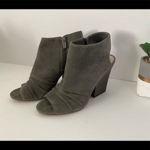 Women’s Peep Toe boots